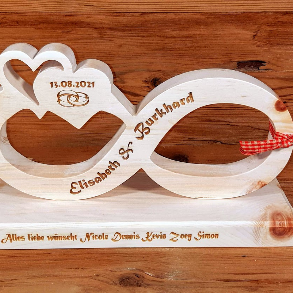 Endlosschleife aus Zirbenholz