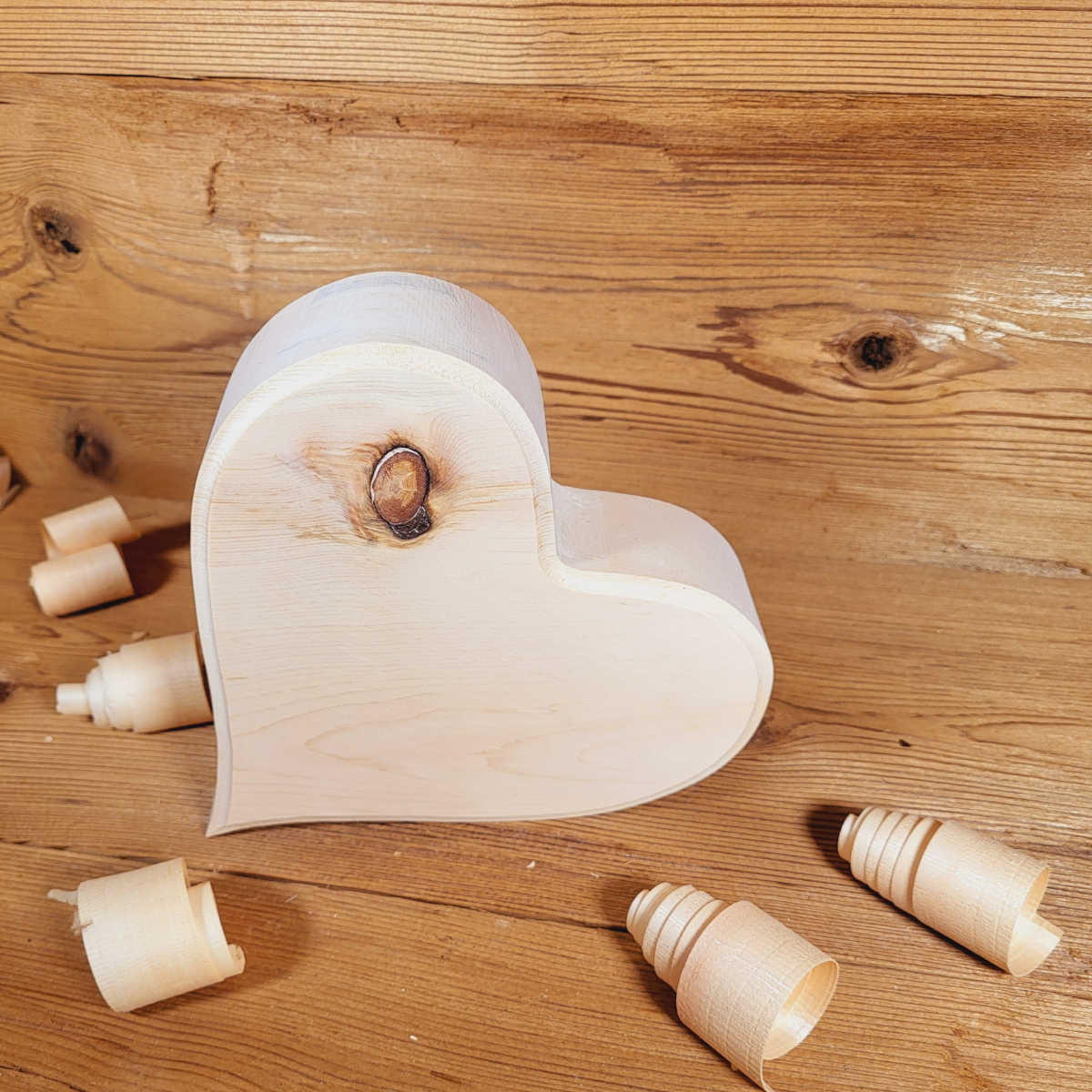 Massives Zirbenherz zum Muttertag