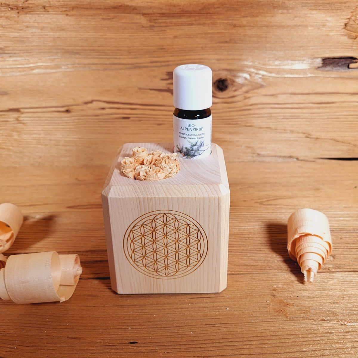 Zirbenwürfel inkl. 10 ml Bio Zirbenöl