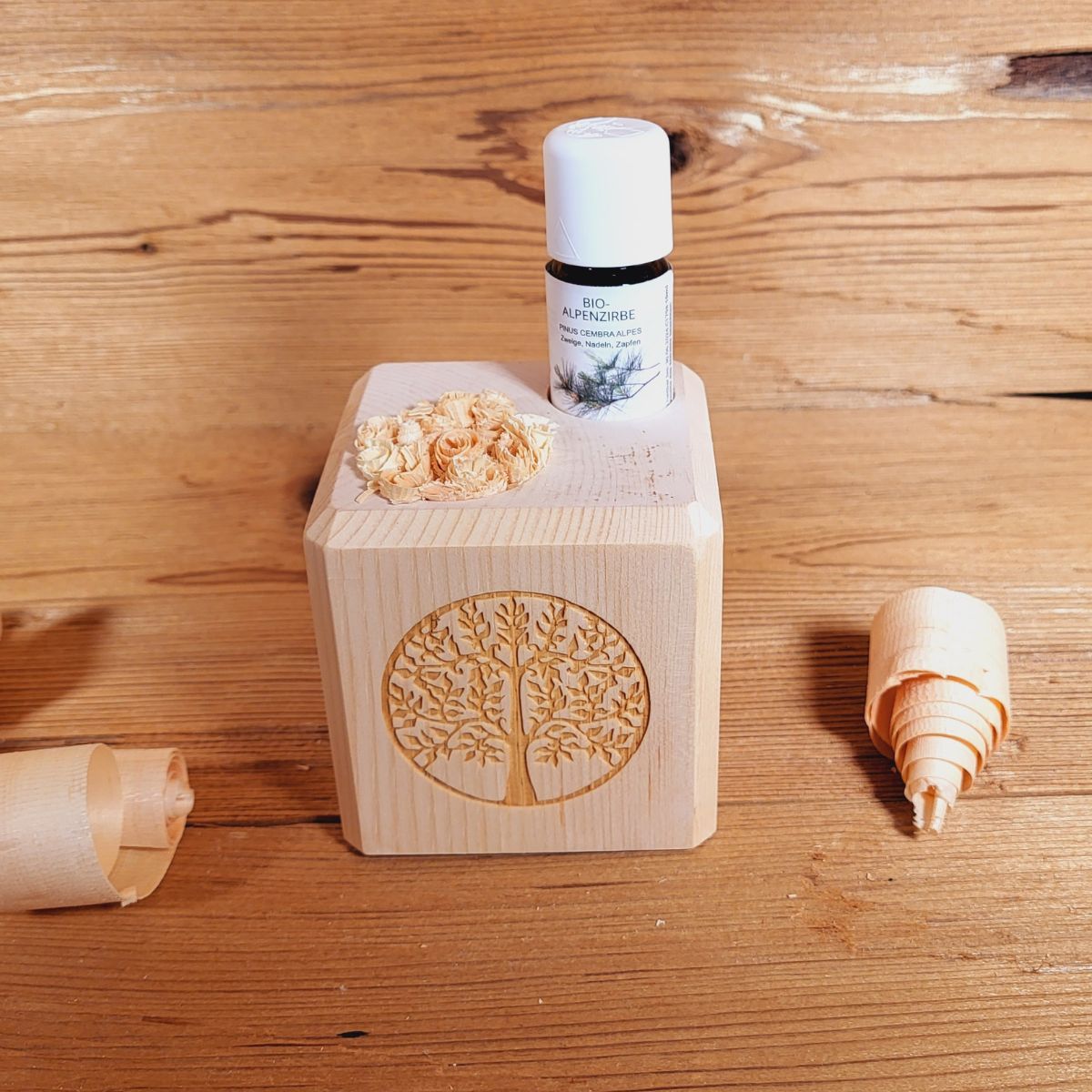 Zirbenwürfel inkl. 10 ml Bio Zirbenöl